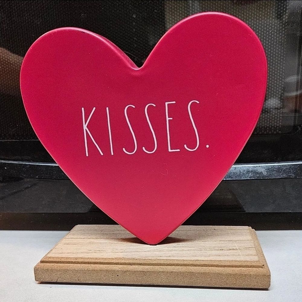 Rae Dunn Kisses Metal Hearts Valentine's Decor